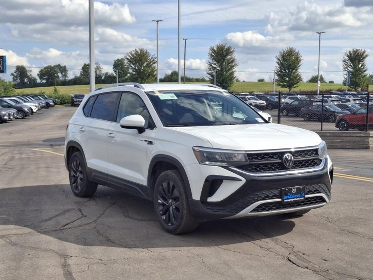 2024 Volkswagen Taos Comfortline | Heated Seats + Steering | Remote Start | Adaptive Cruise | CarPlay + Android & More ! Photo