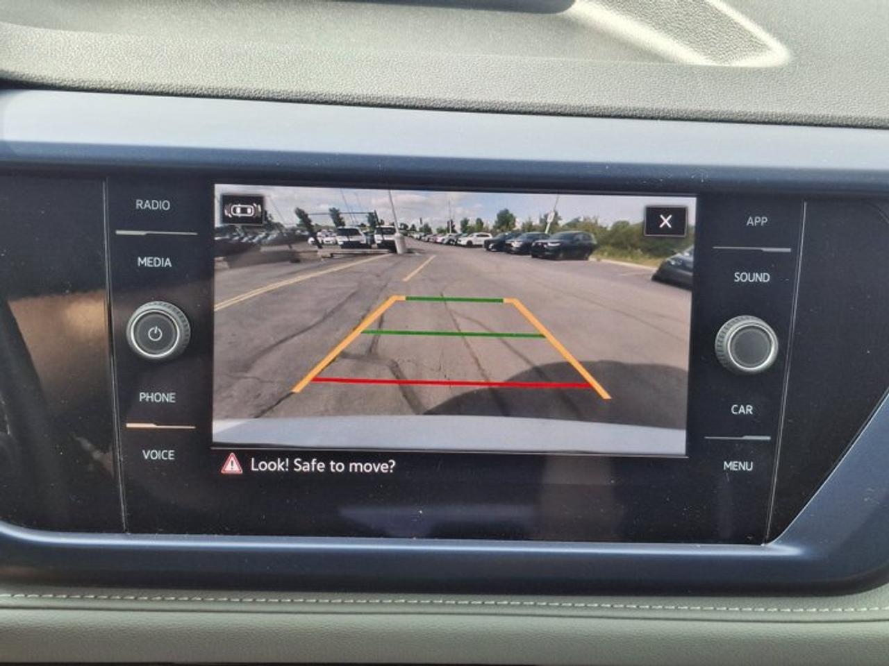 2024 Volkswagen Taos Comfortline | Heated Seats + Steering | Remote Start | Adaptive Cruise | CarPlay + Android & More ! Photo