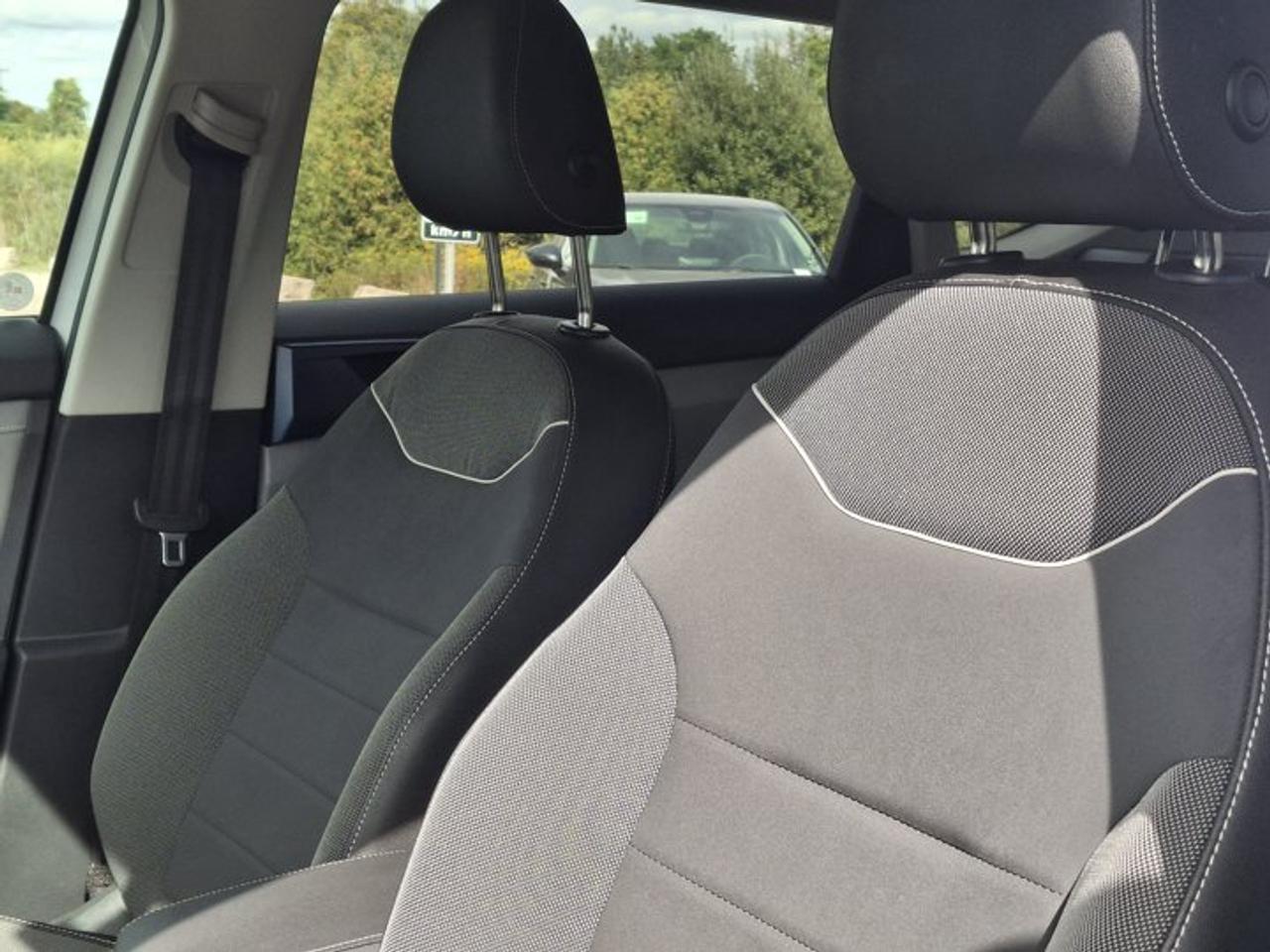 2024 Volkswagen Taos Comfortline | Heated Seats + Steering | Remote Start | Adaptive Cruise | CarPlay + Android & More ! Photo