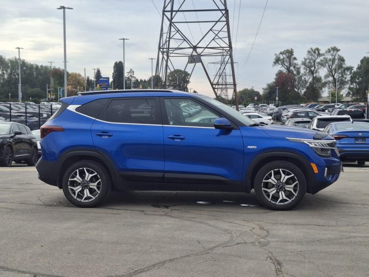 2021 Kia Seltos EX Premium AWD | Leather | Sunroof | Heated + Ventilated Seats | Heated Steering | CarPlay & More ! Photo