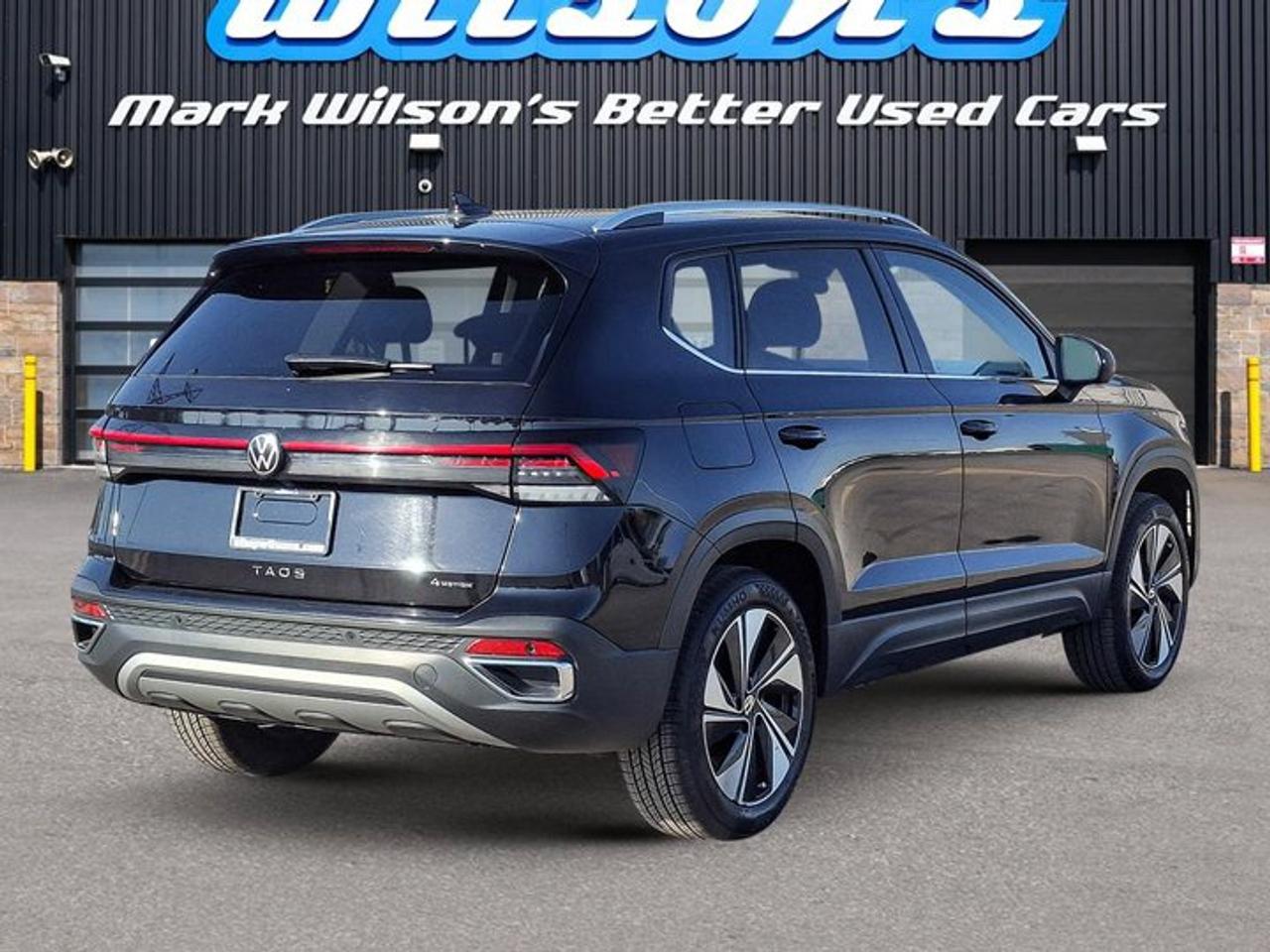 2025 Volkswagen Taos Comfortline AWD | Leather Trim | Htd Seats + Steering | Wireless Carplay | Remote Start | and More ! Photo