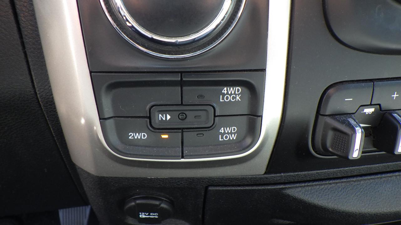 2016 RAM 1500 SLT Photo