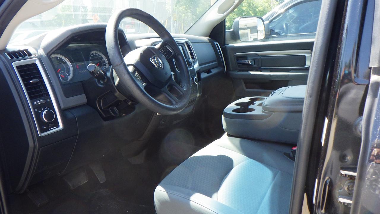 2016 RAM 1500 SLT Photo