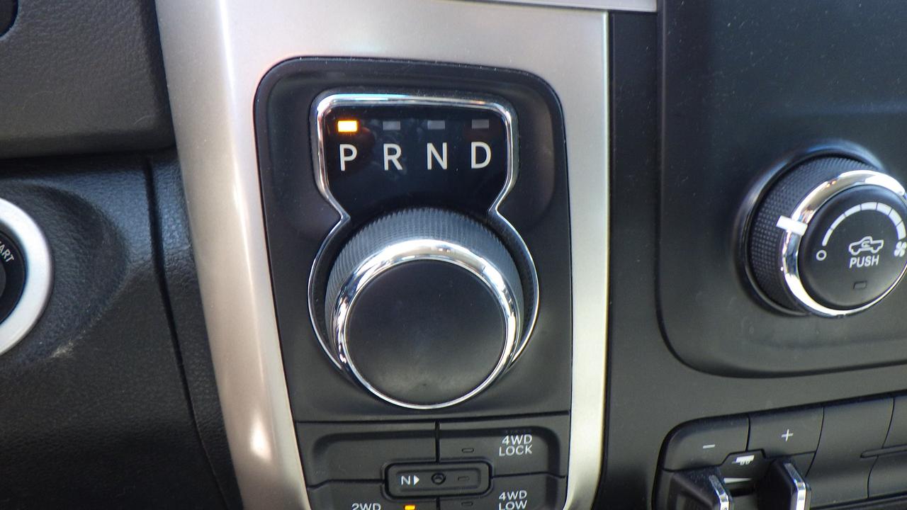 2016 RAM 1500 SLT Photo