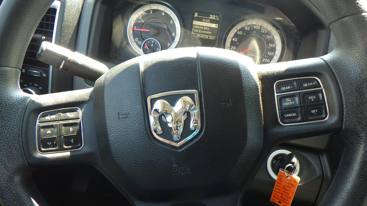 2016 RAM 1500 SLT Photo