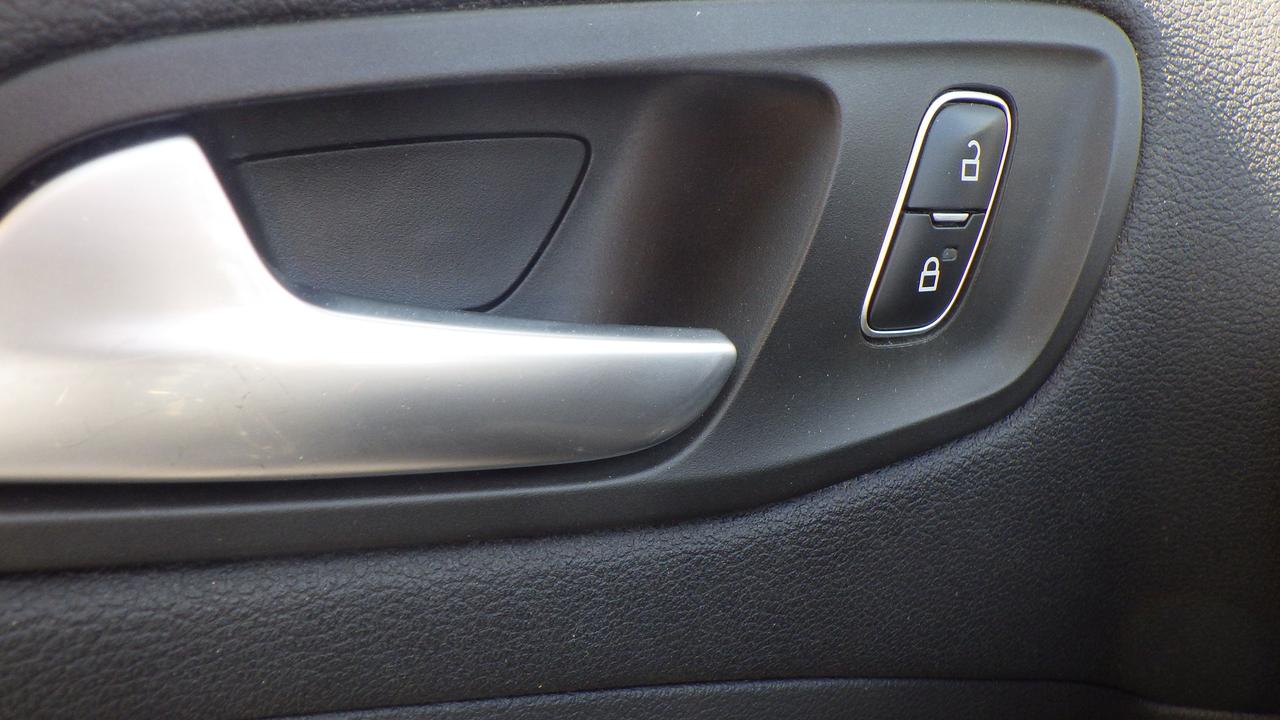 2017 Ford Escape SE Photo