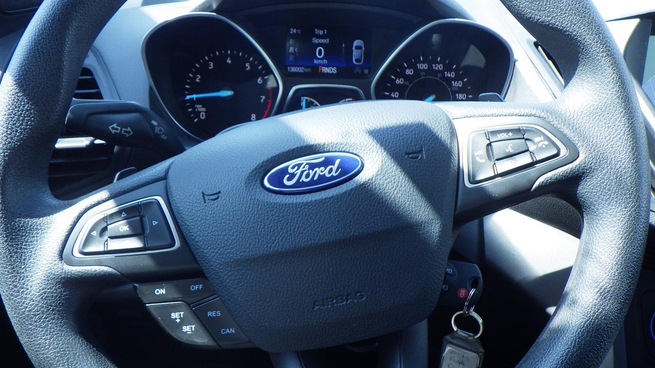 2017 Ford Escape SE Photo