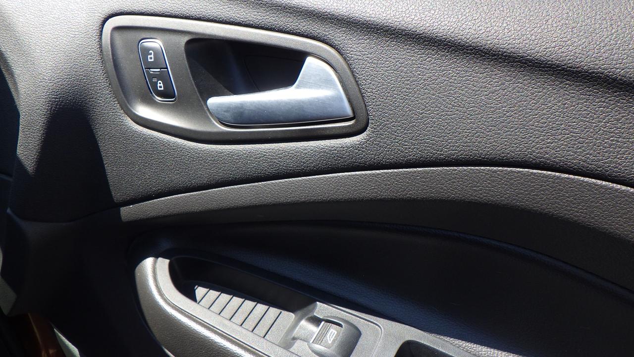 2017 Ford Escape SE Photo