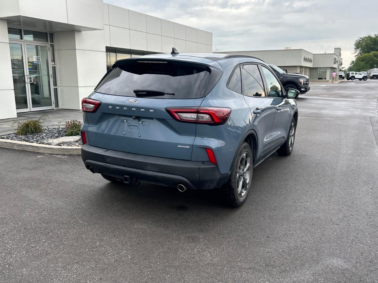 2025 Ford Escape ST-Line Select AWD Photo
