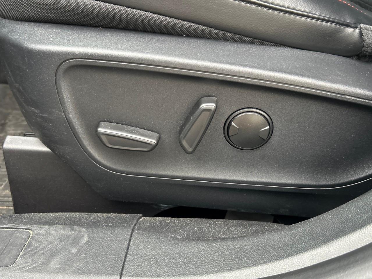 2025 Ford Escape ST-Line Select AWD Photo