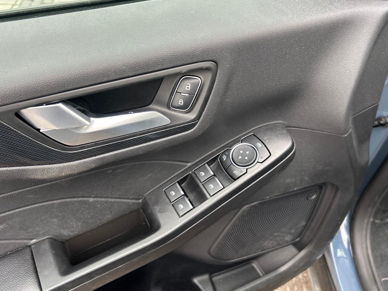 2025 Ford Escape ST-Line Select AWD Photo