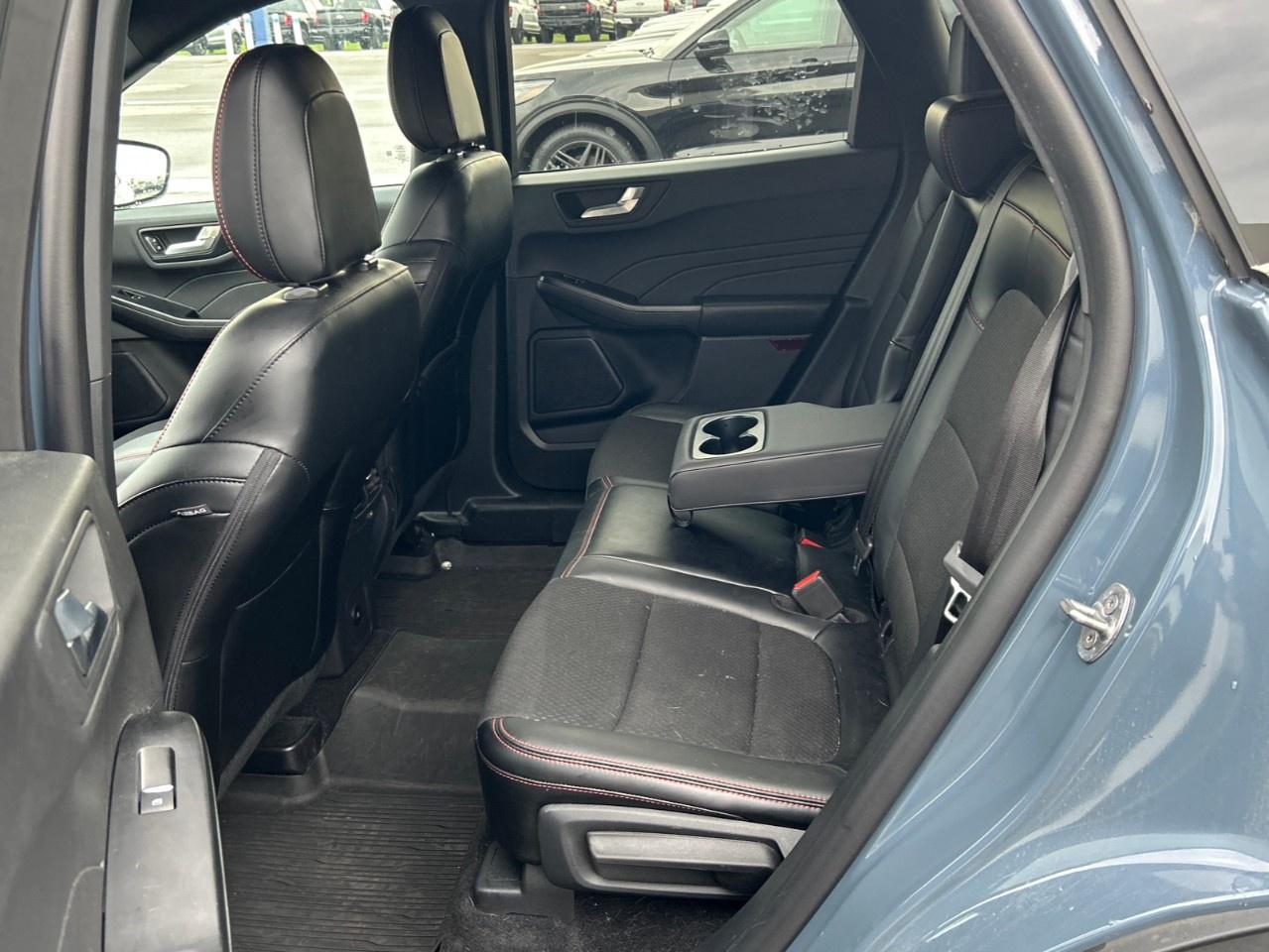 2025 Ford Escape ST-Line Select AWD Photo