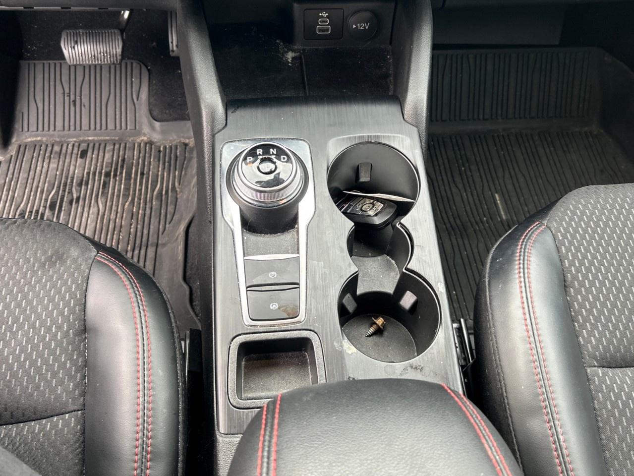 2025 Ford Escape ST-Line Select AWD Photo