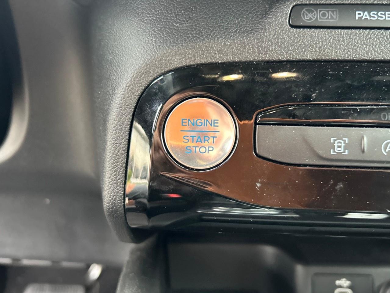 2025 Ford Escape ST-Line Select AWD Photo