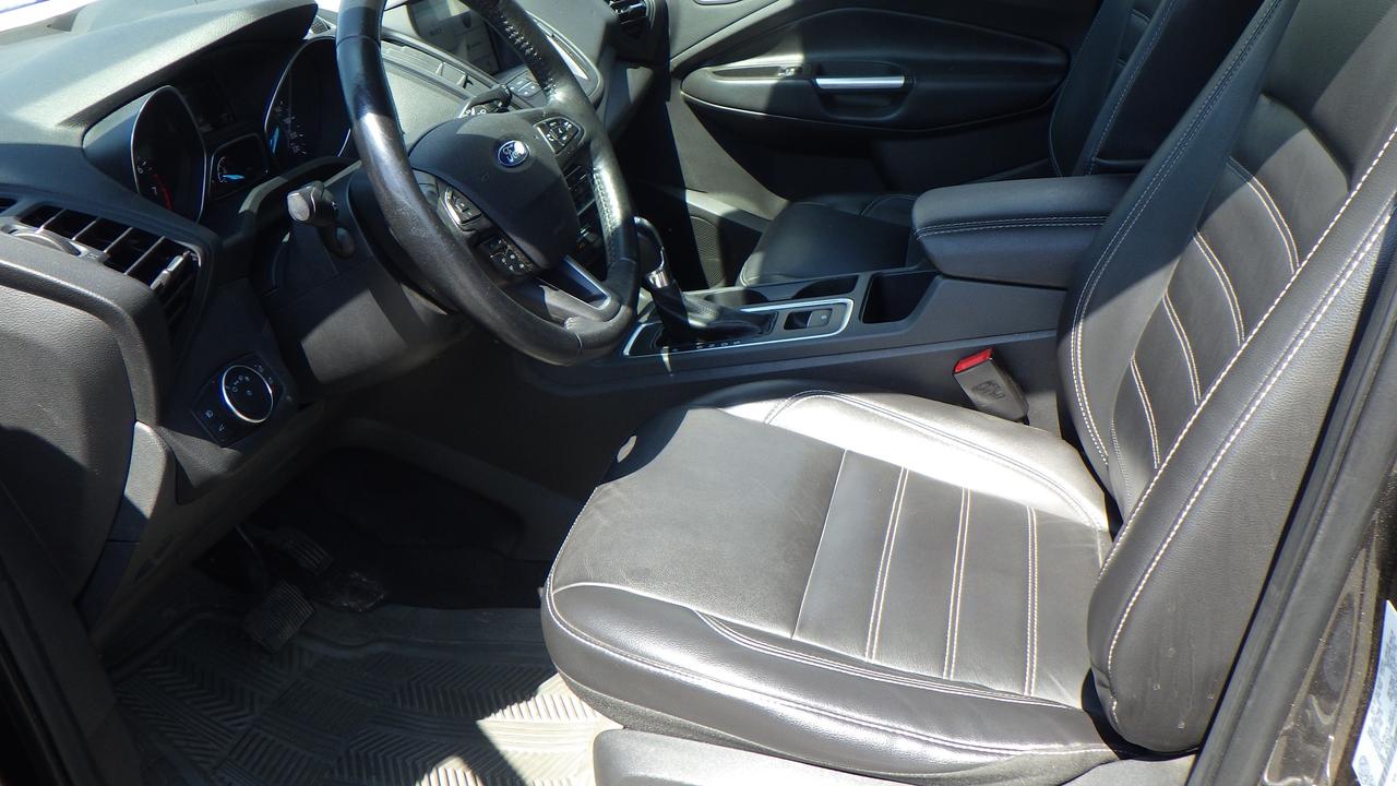 2017 Ford Escape SE Photo
