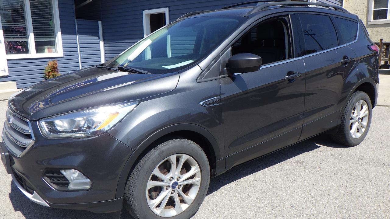 2017 Ford Escape SE - Photo #1
