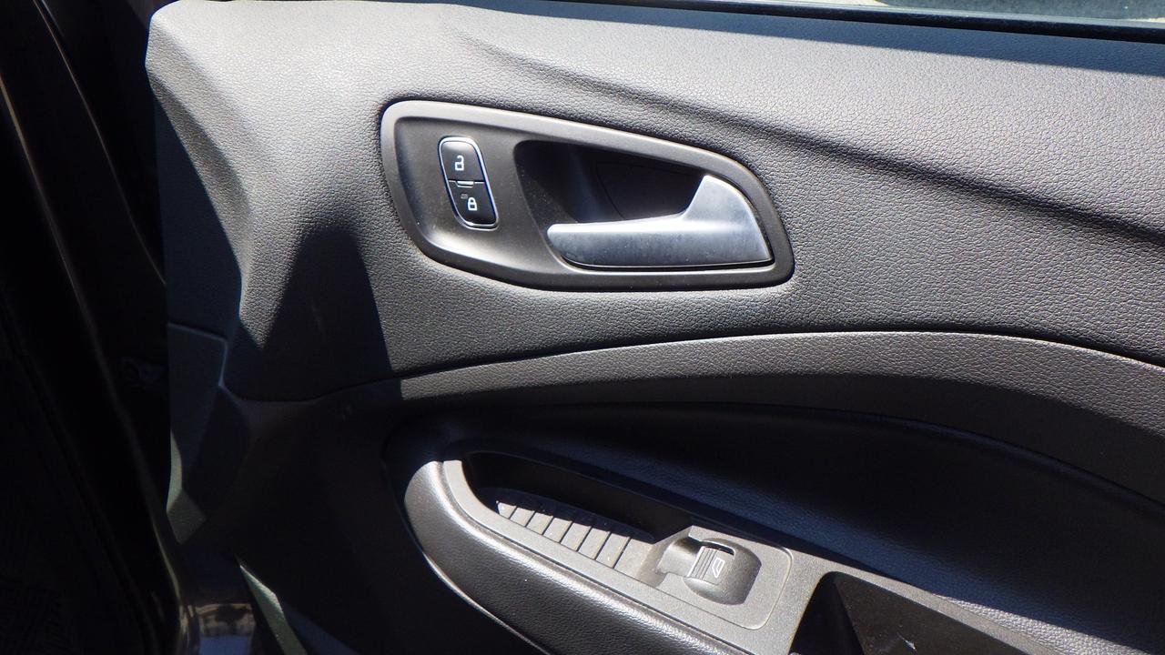 2017 Ford Escape SE Photo