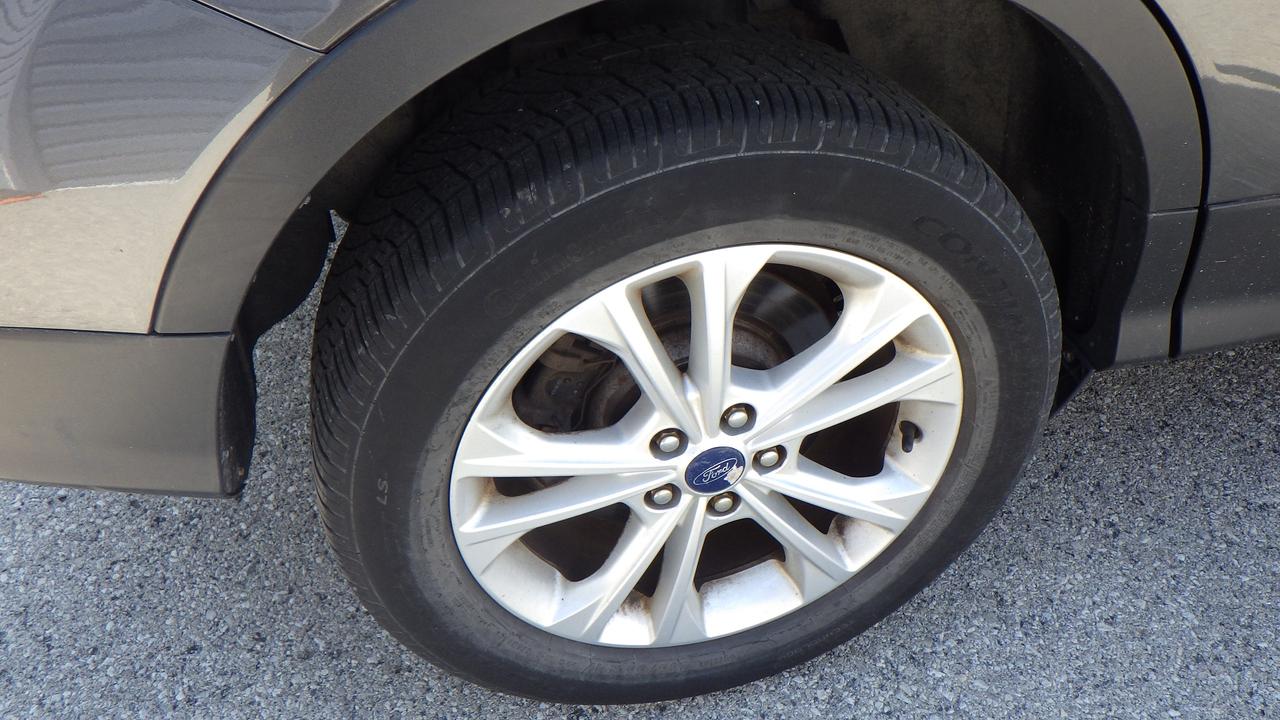 2017 Ford Escape SE Photo