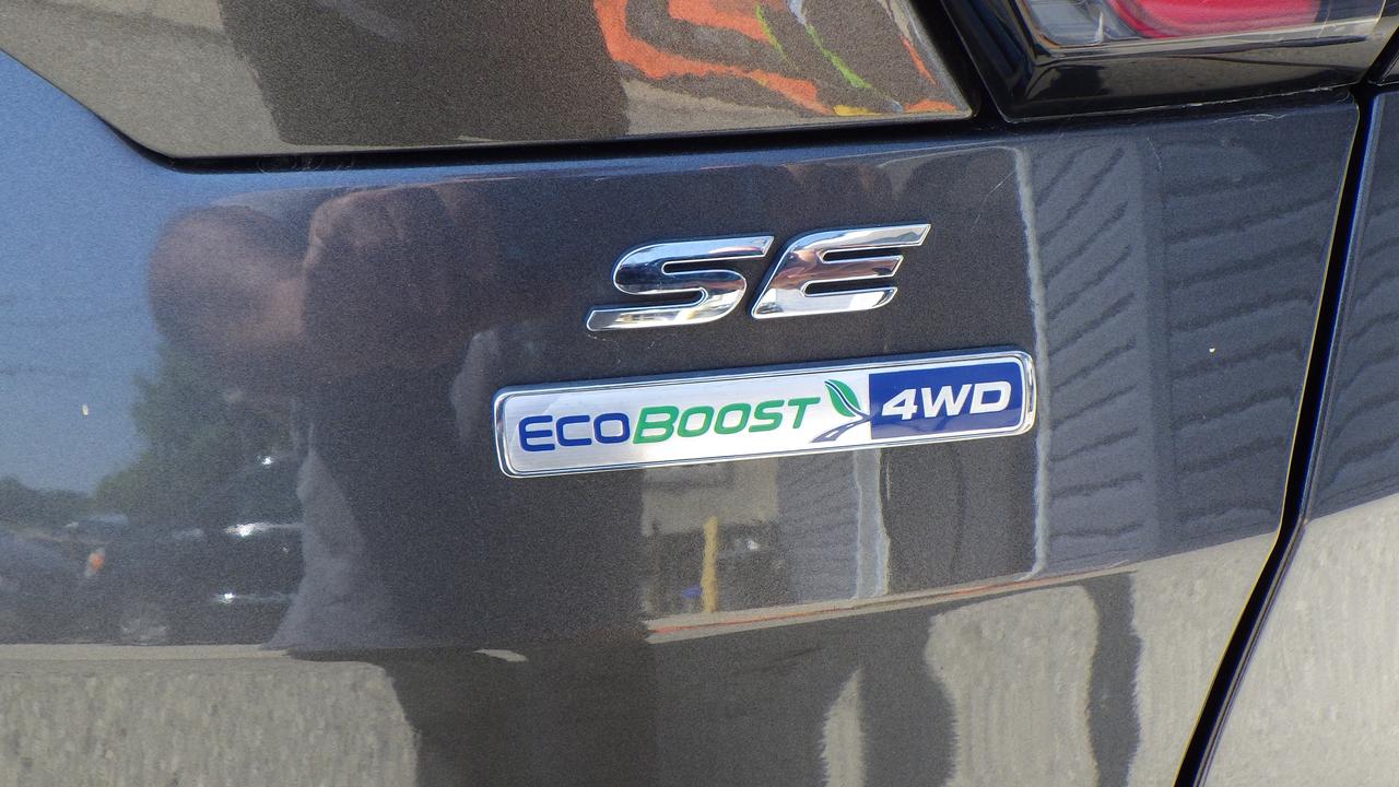 2017 Ford Escape SE Photo