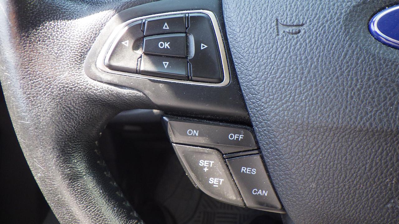 2017 Ford Escape SE Photo