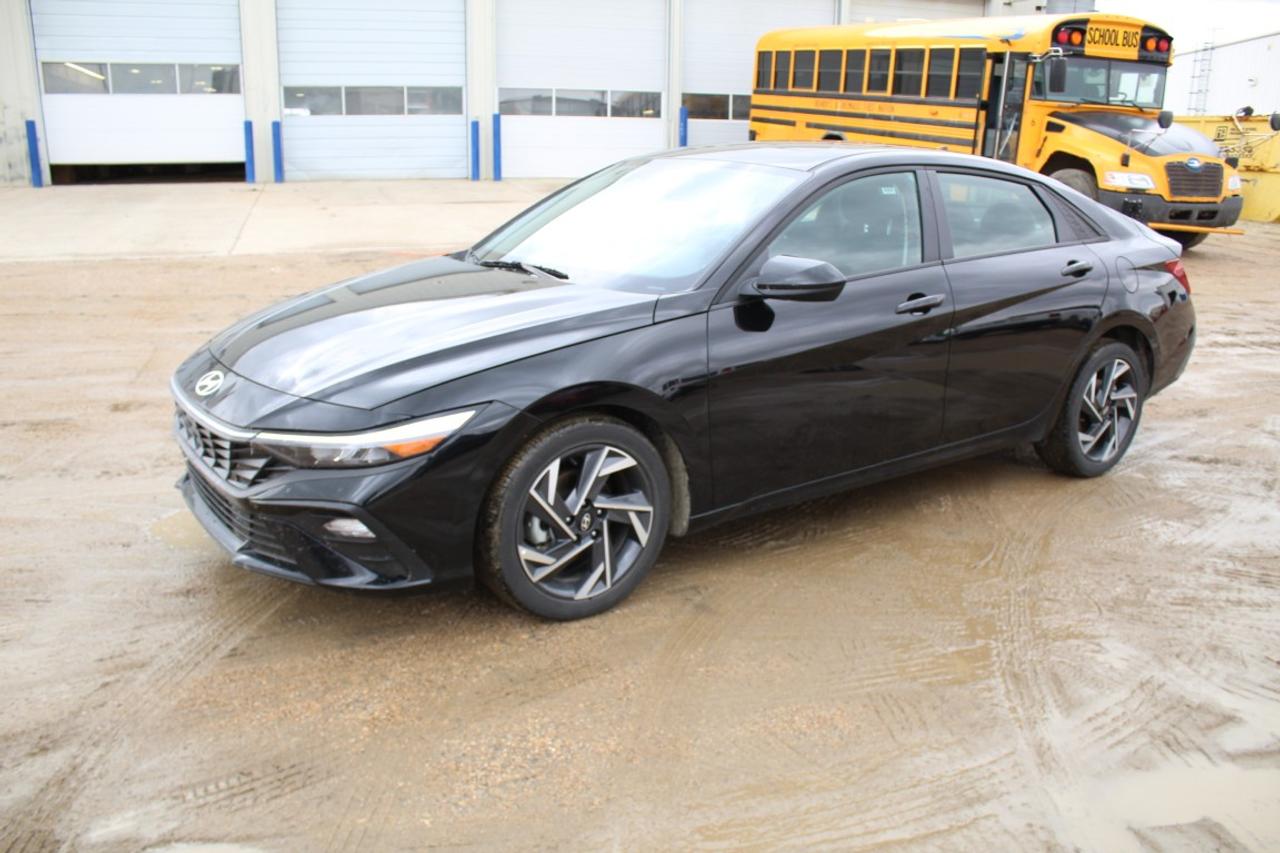 2025 Hyundai Elantra Preferred IVT w/Tech Pkg, Htd cloth, S/R, NAV, BUC - Photo #1