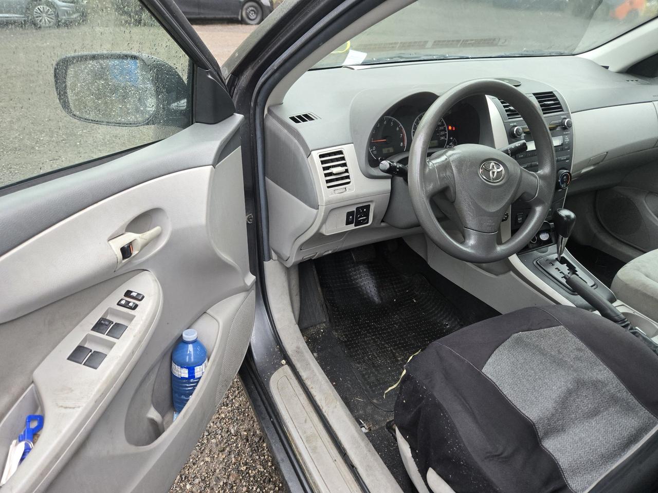 2010 Toyota Corolla CE Photo