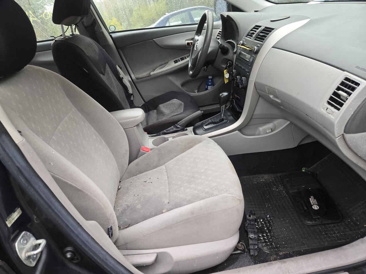 2010 Toyota Corolla CE Photo