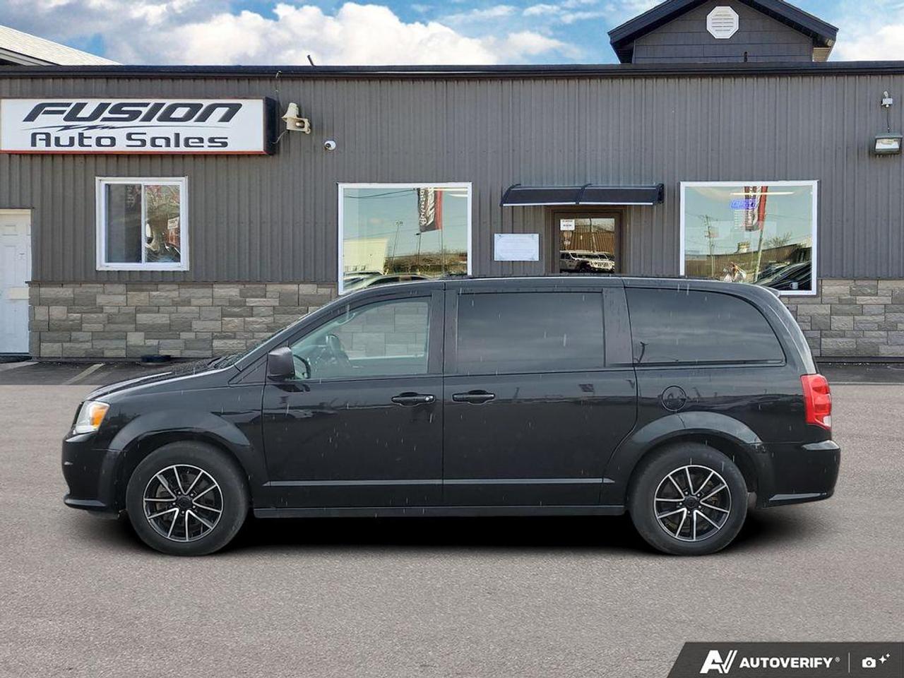 2017 Dodge Grand Caravan SXT Photo