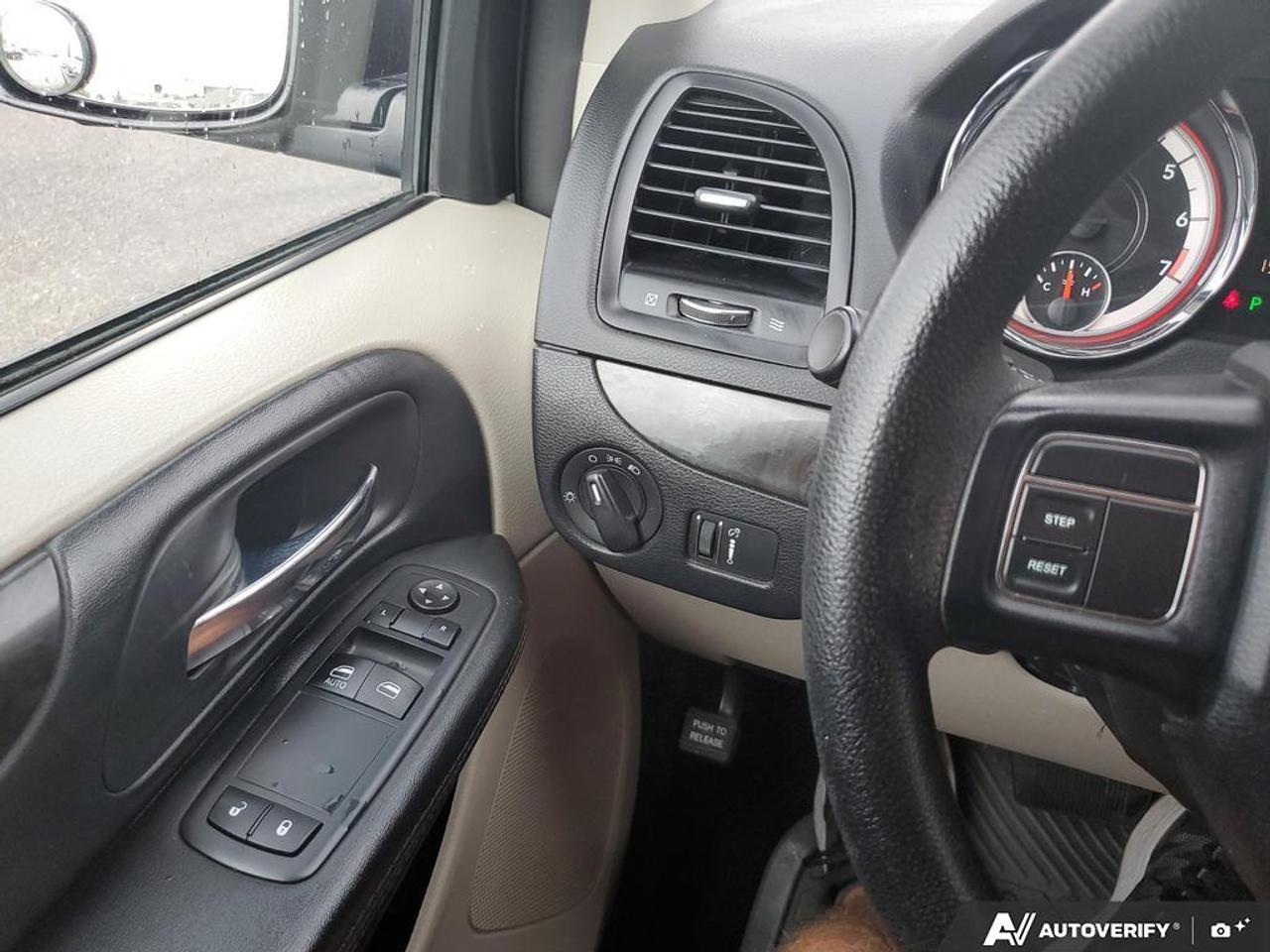 2017 Dodge Grand Caravan SXT Photo