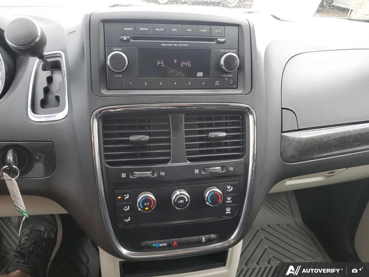 2017 Dodge Grand Caravan SXT Photo