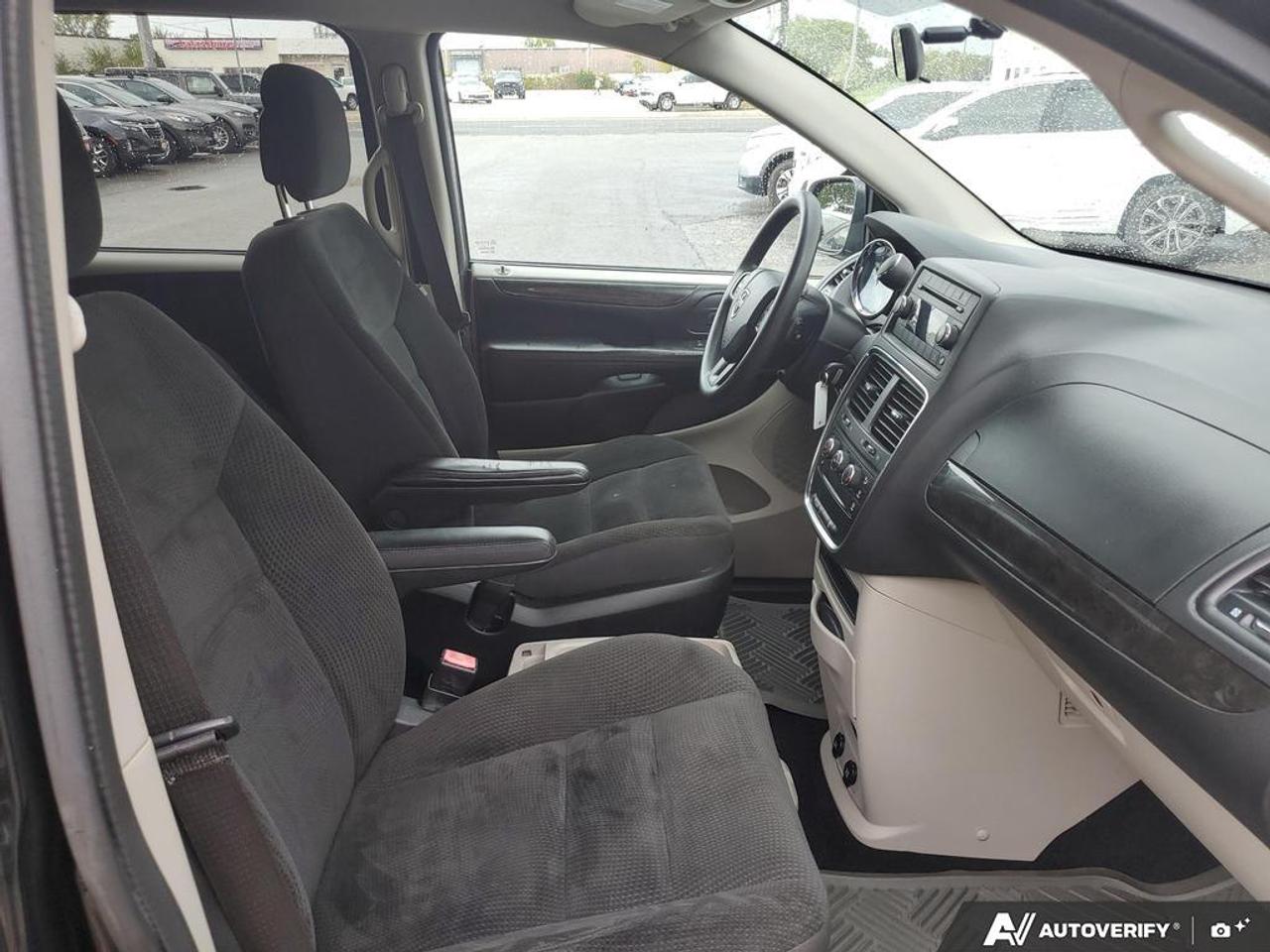 2017 Dodge Grand Caravan SXT Photo