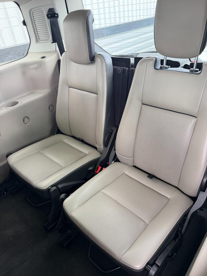 2015 Ford Transit Connect Titanium Photo