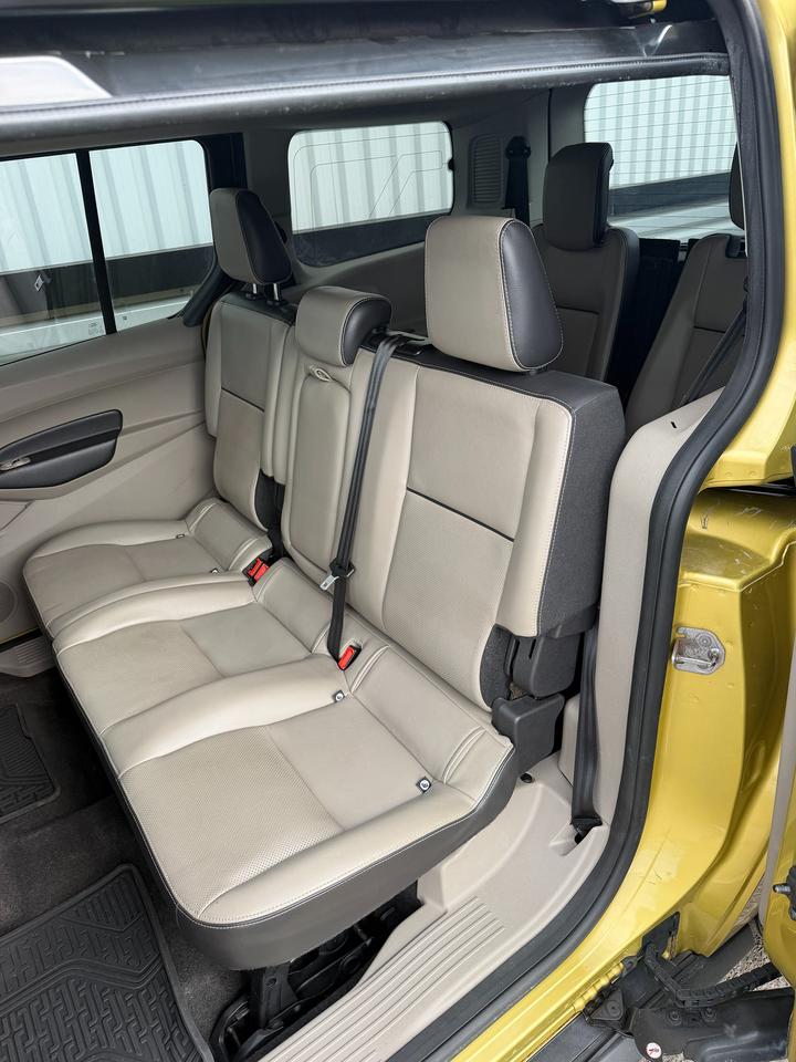 2015 Ford Transit Connect Titanium Photo