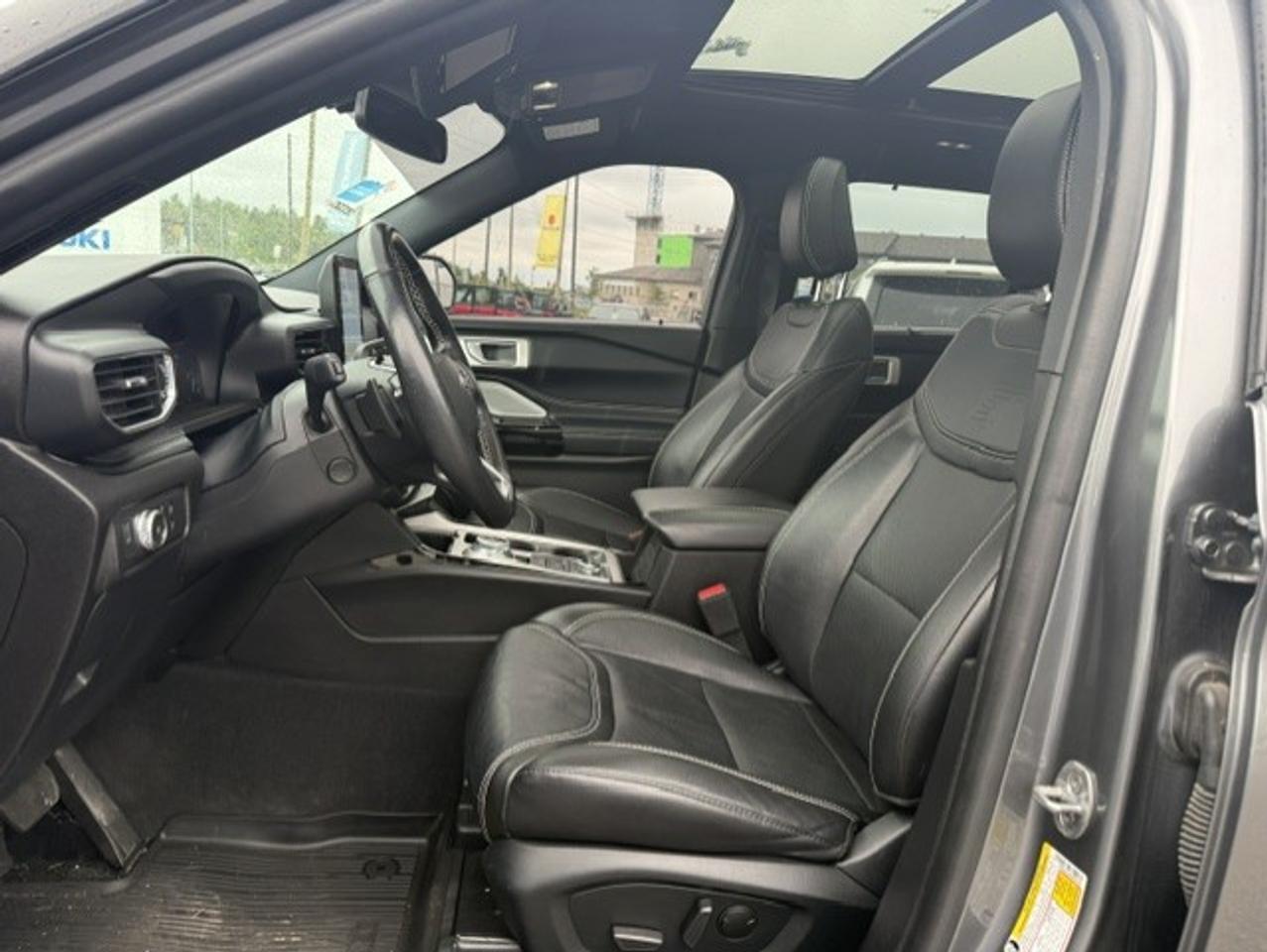2022 Ford Explorer  Photo