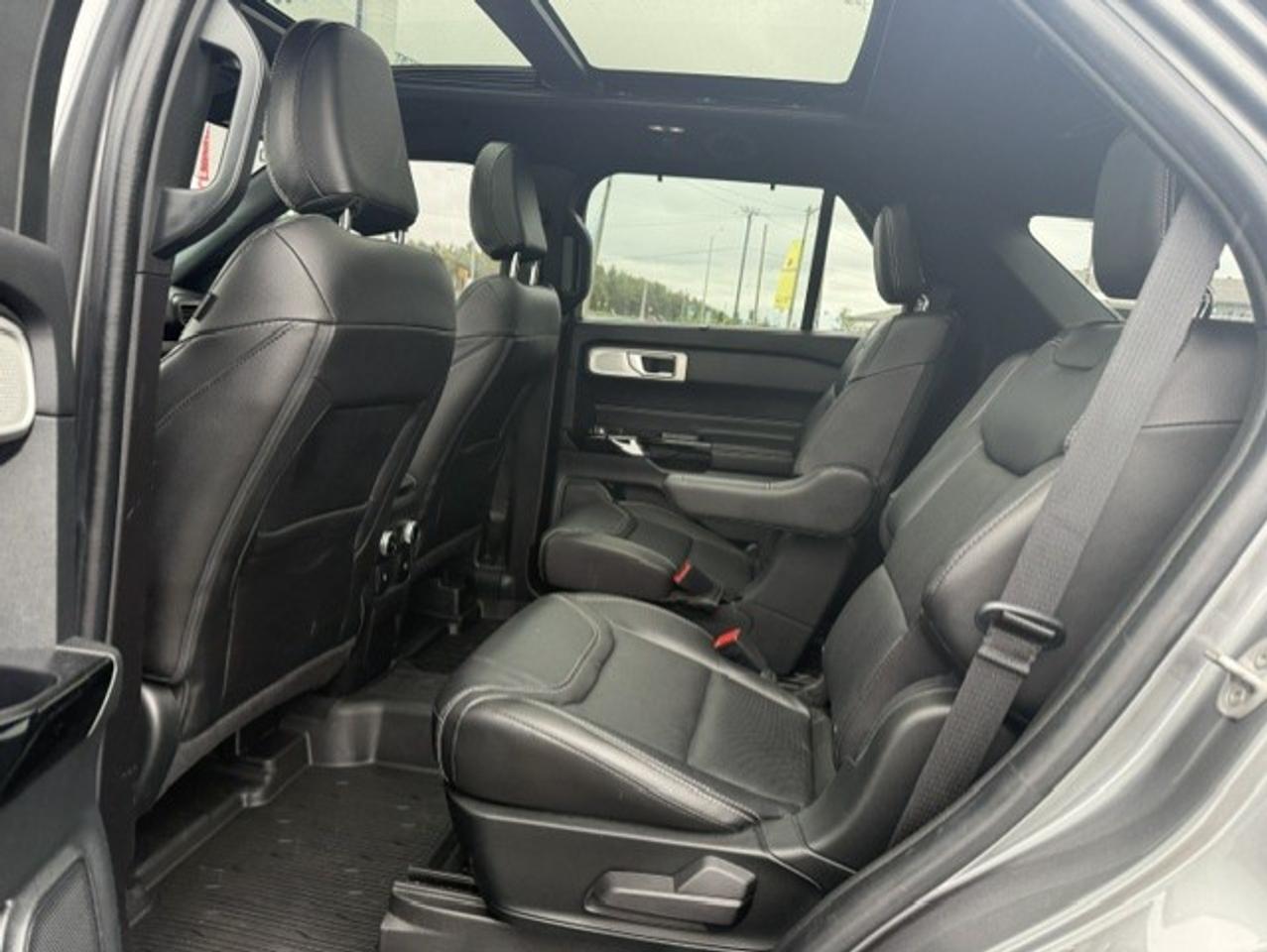 2022 Ford Explorer  Photo