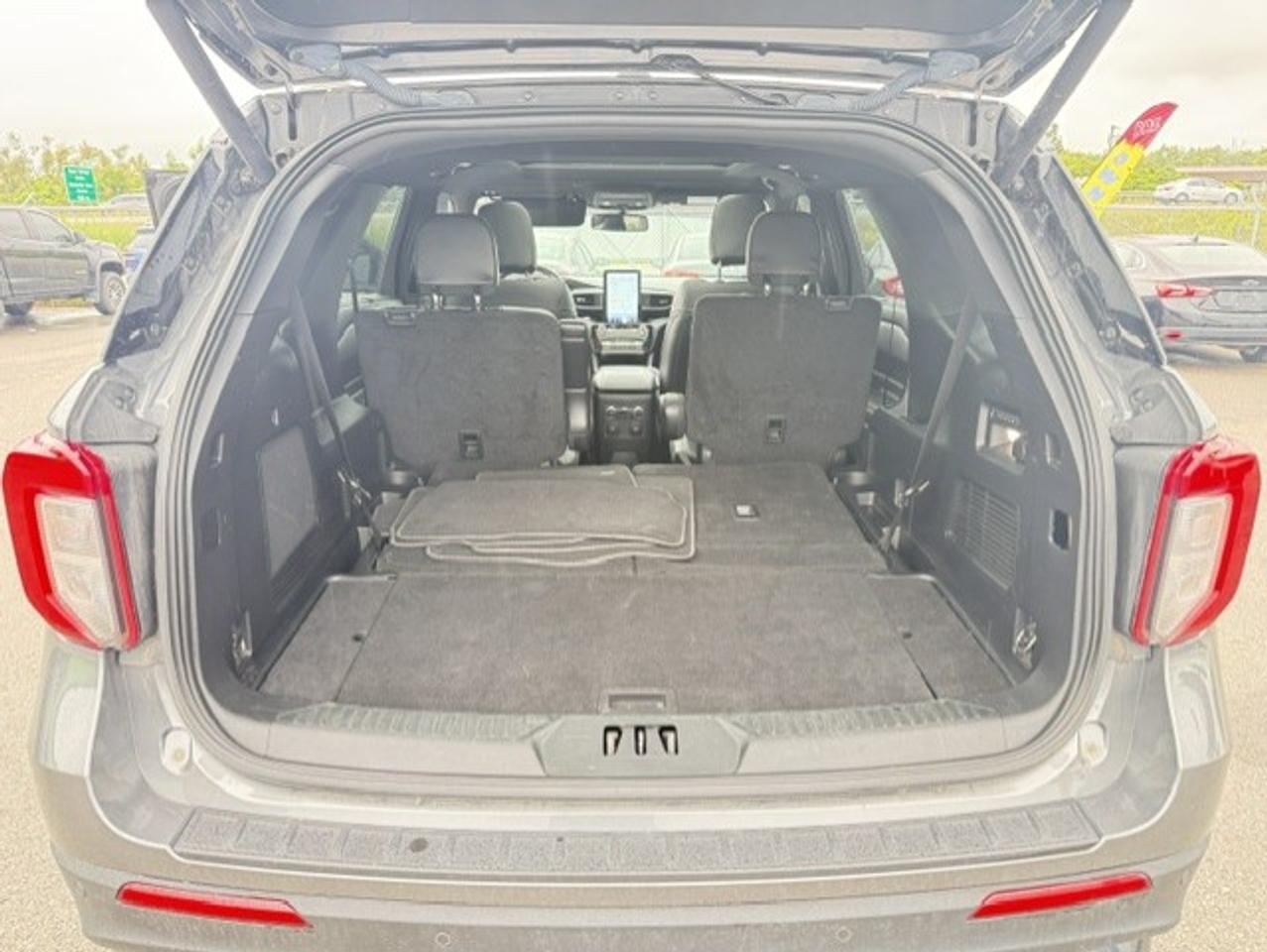 2022 Ford Explorer  Photo