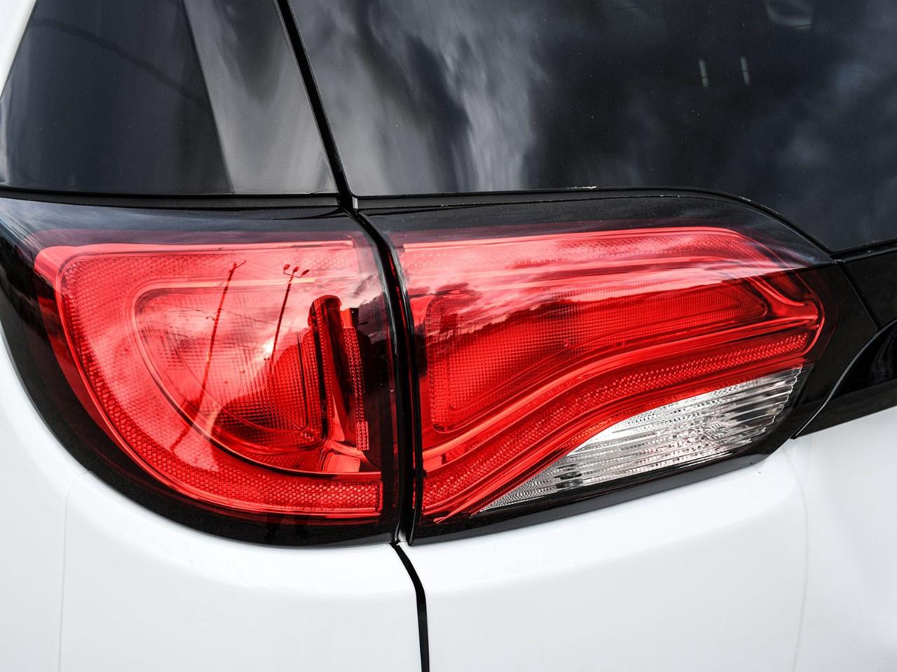 2027 Dodge Grand Caravan SXT 2WD Photo