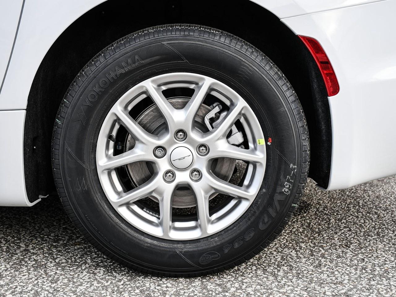 2027 Dodge Grand Caravan SXT 2WD Photo