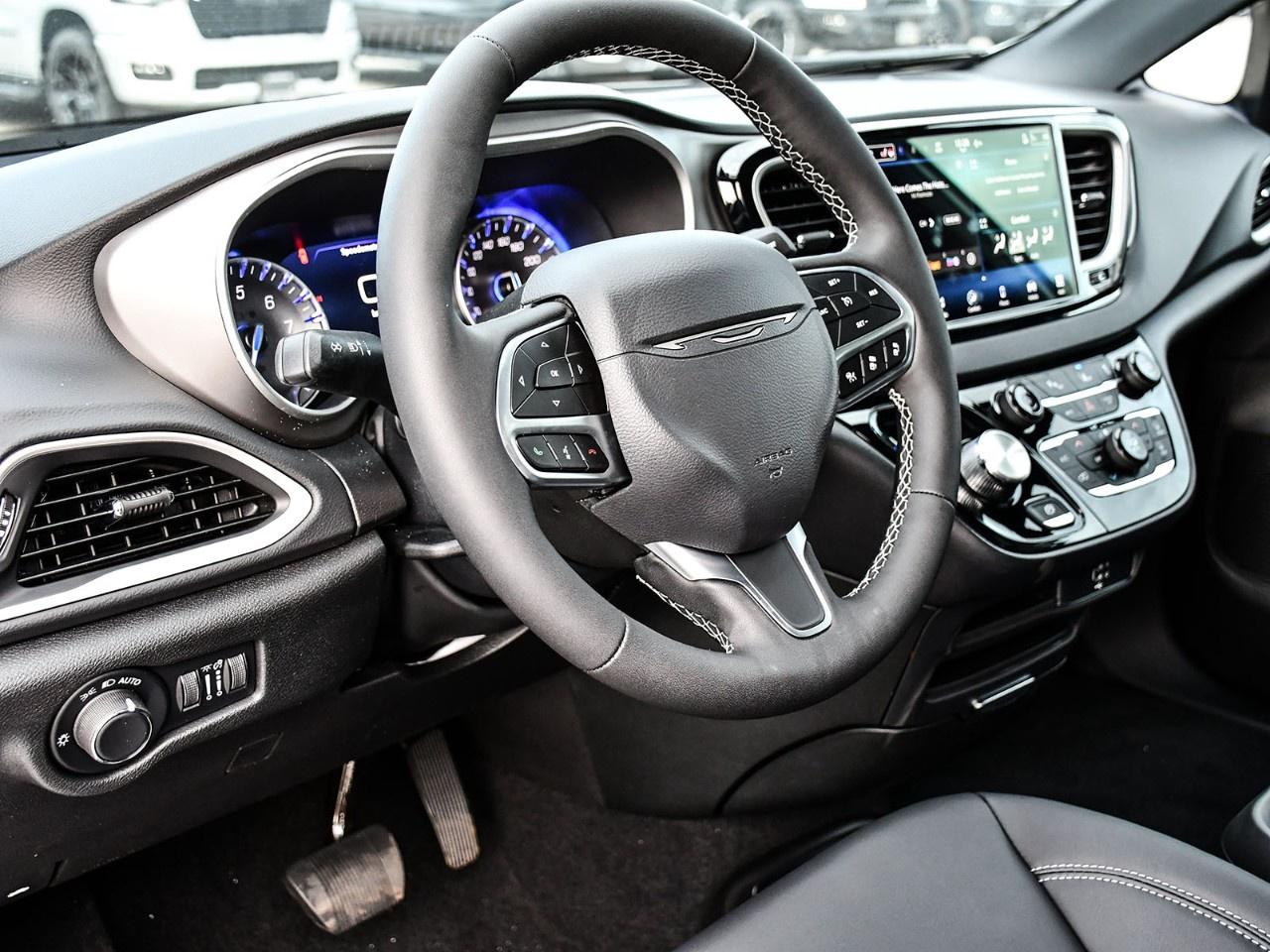 2027 Dodge Grand Caravan SXT 2WD Photo