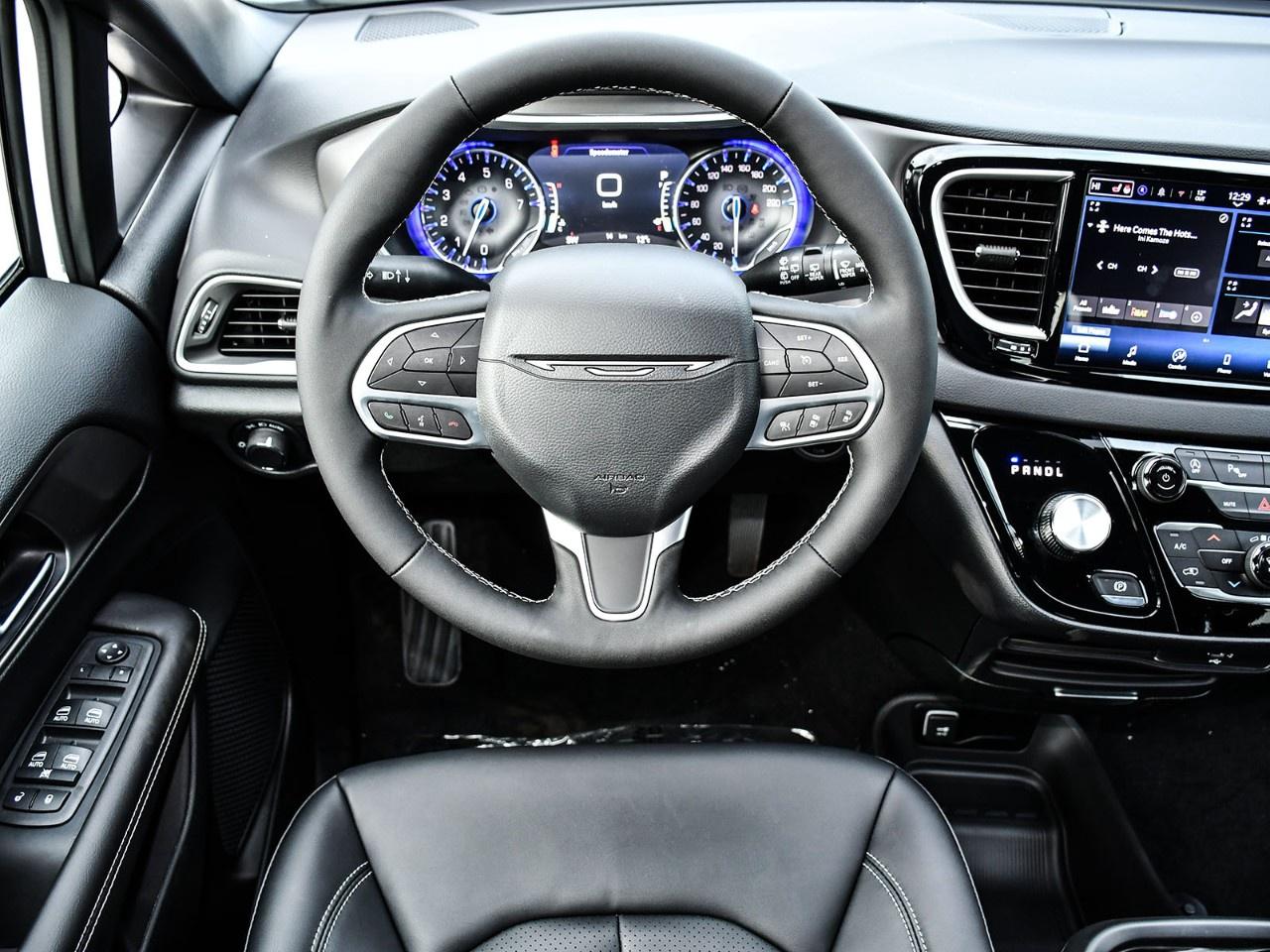 2027 Dodge Grand Caravan SXT 2WD Photo