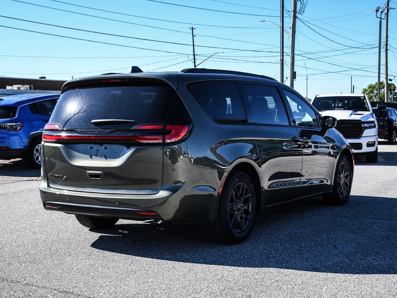 2027 Chrysler Pacifica Select FWD Photo