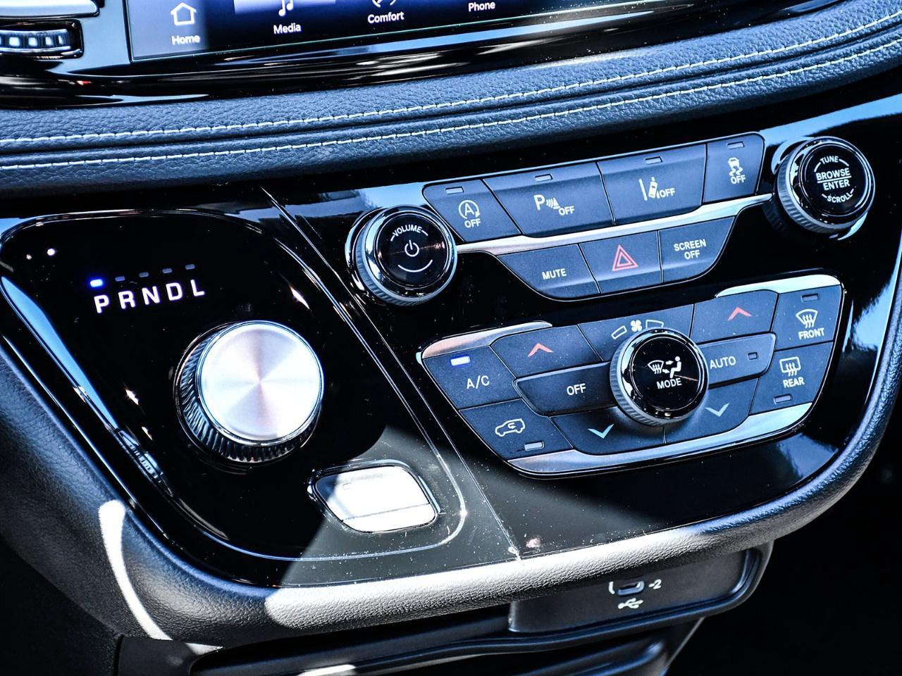 2027 Chrysler Pacifica Select FWD Photo