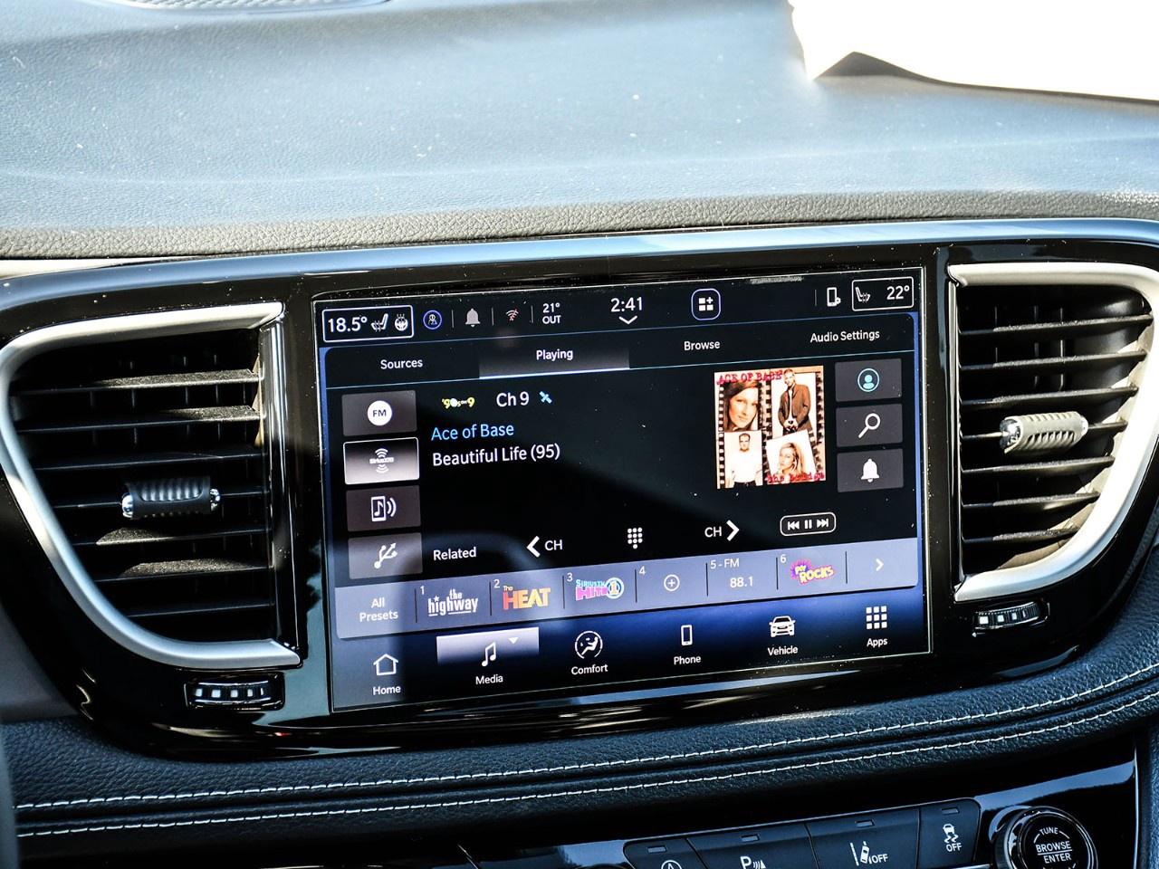 2027 Chrysler Pacifica Select FWD Photo