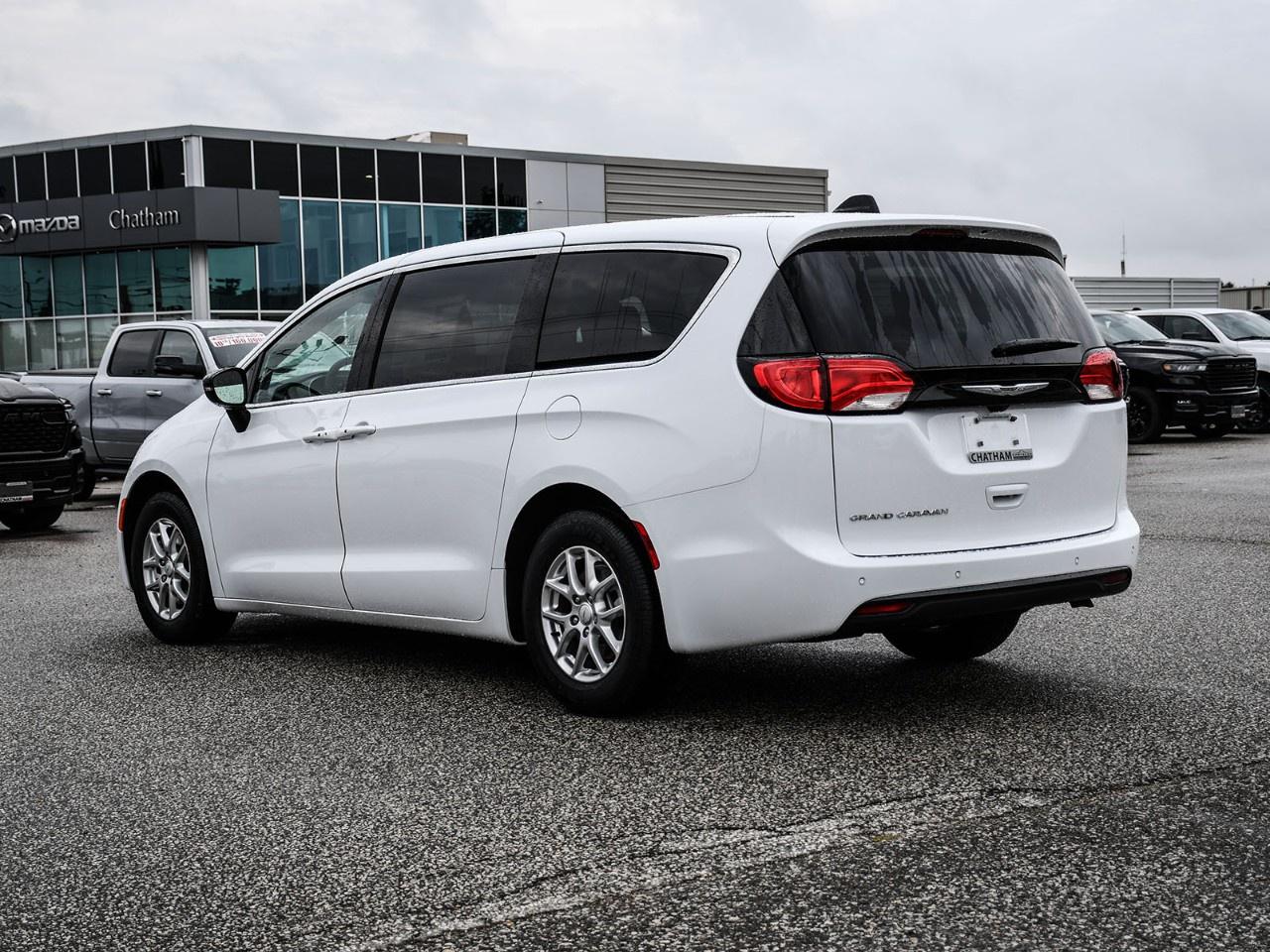 2027 Dodge Grand Caravan SXT 2WD Photo
