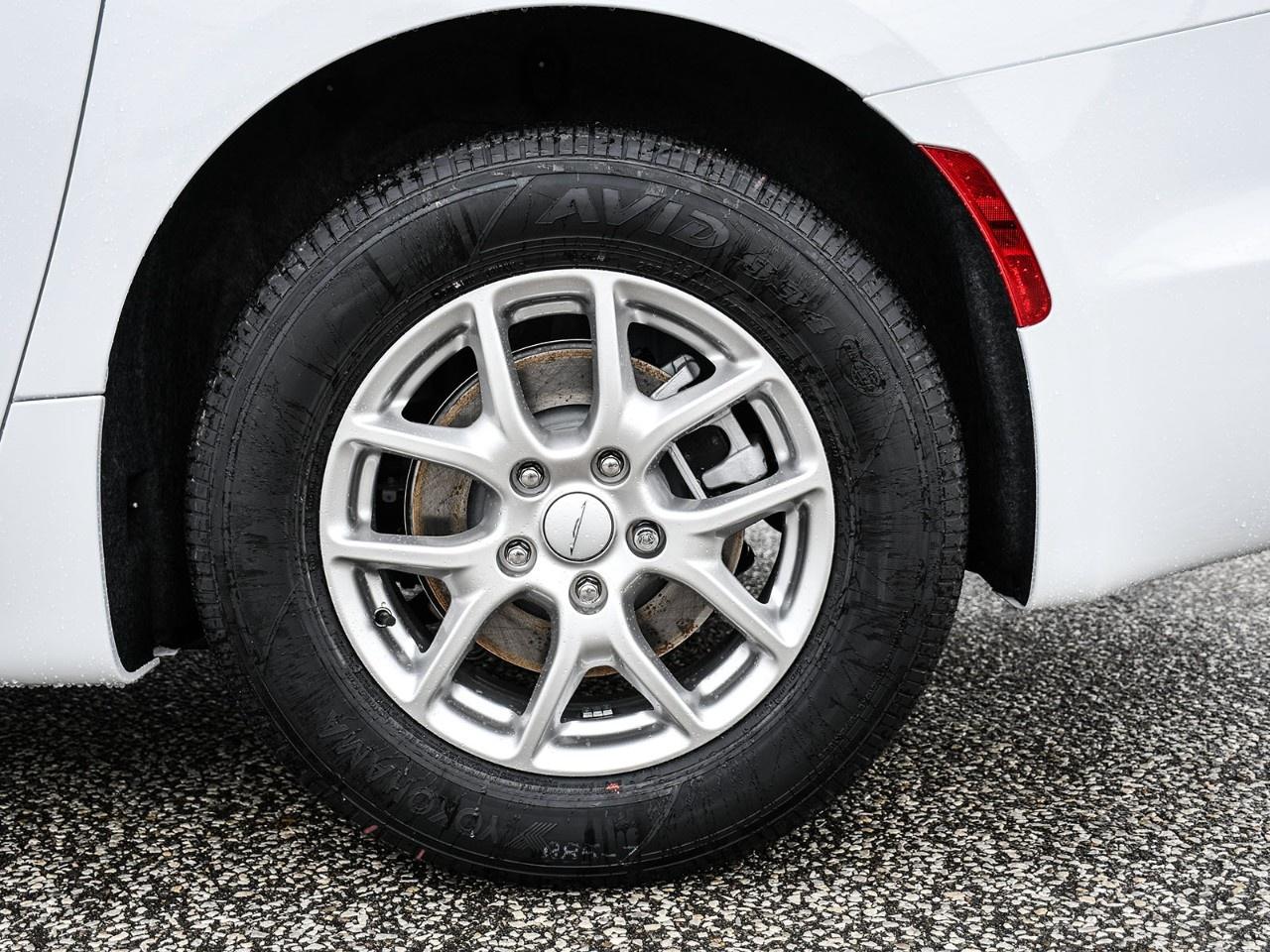 2027 Dodge Grand Caravan SXT 2WD Photo