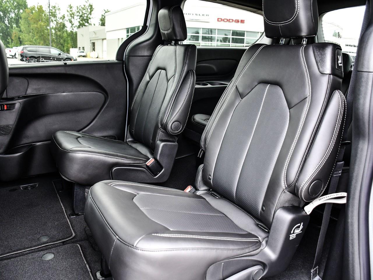 2027 Dodge Grand Caravan SXT 2WD Photo
