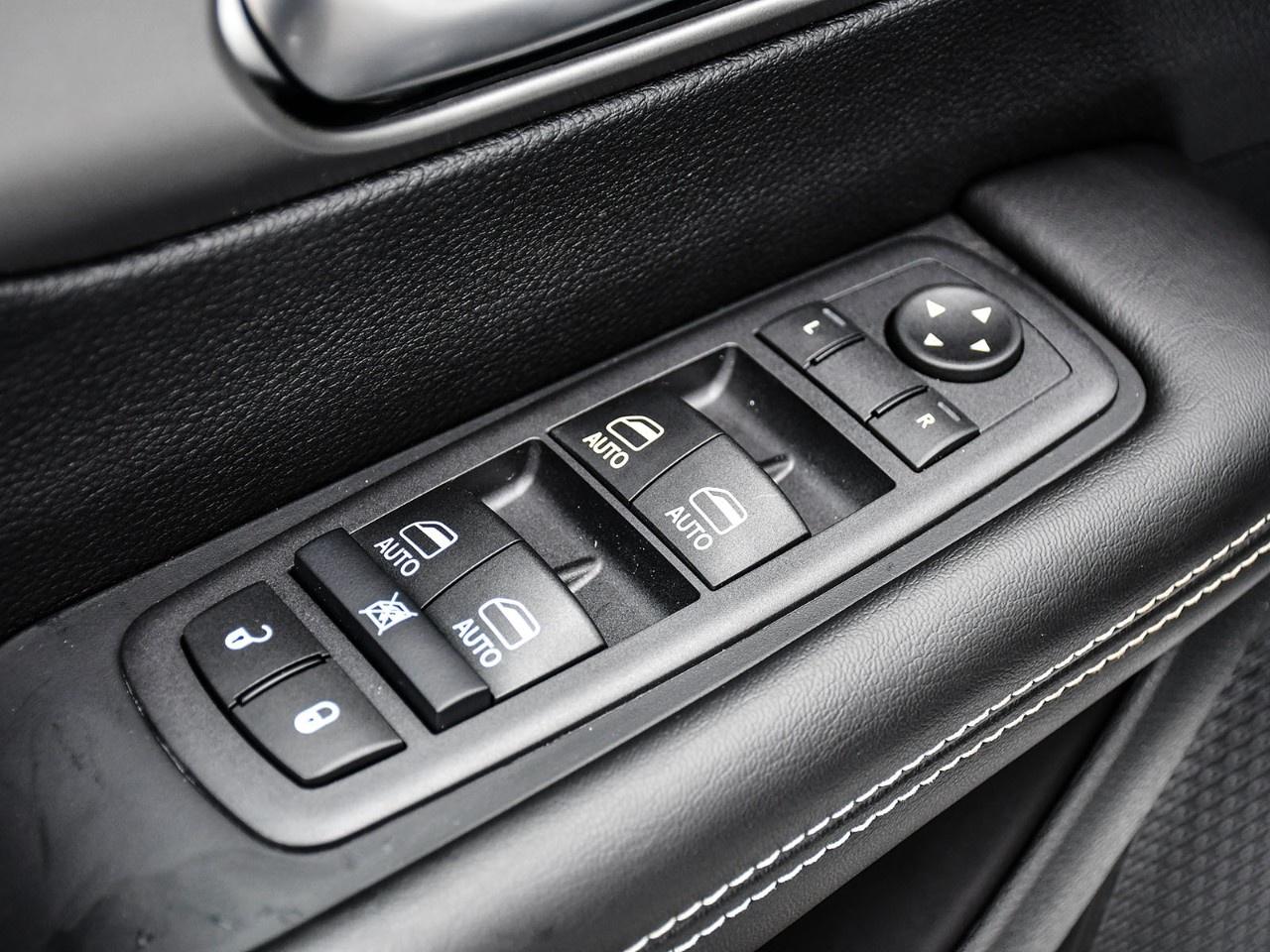 2027 Dodge Grand Caravan SXT 2WD Photo