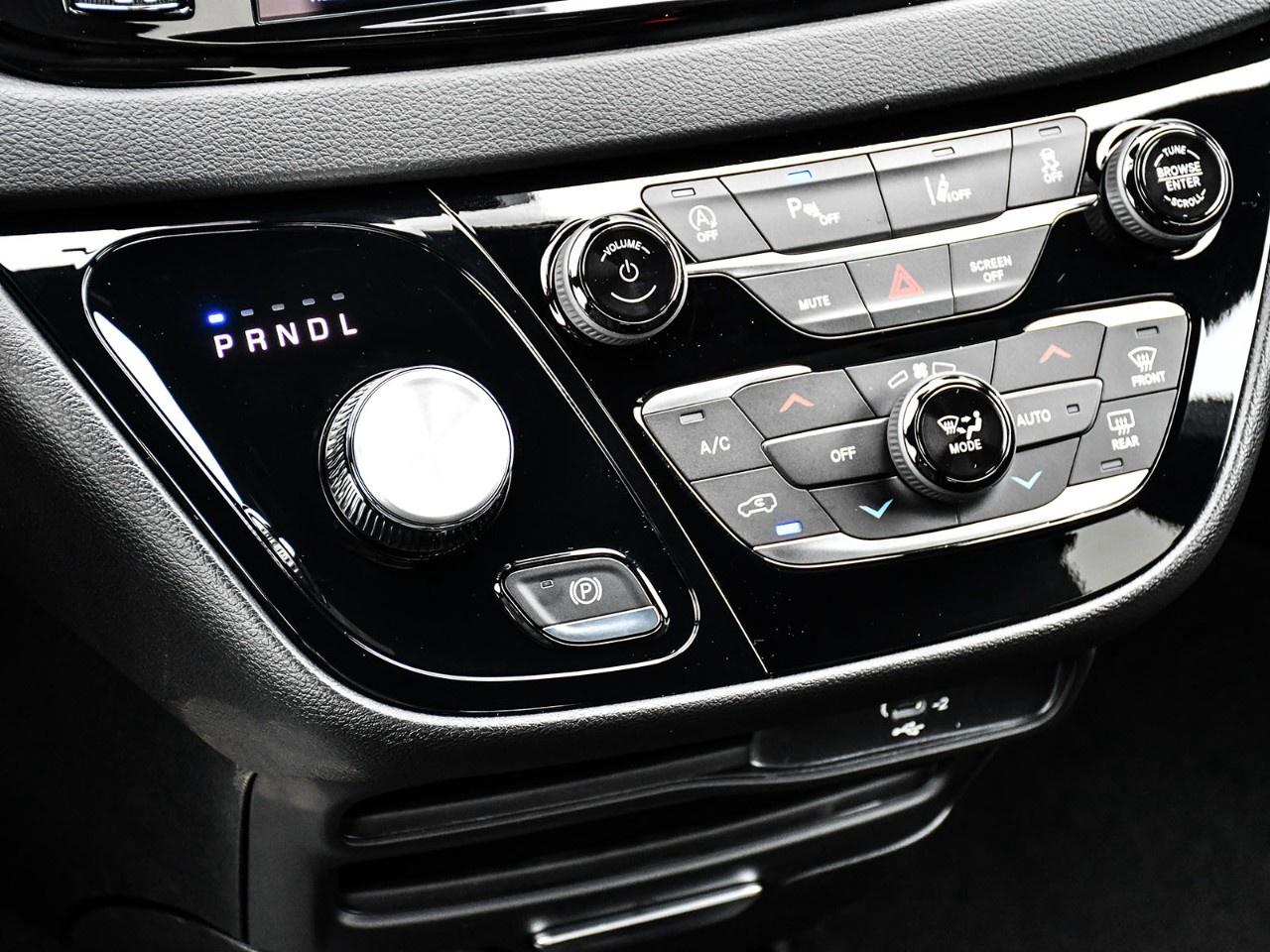 2027 Dodge Grand Caravan SXT 2WD Photo