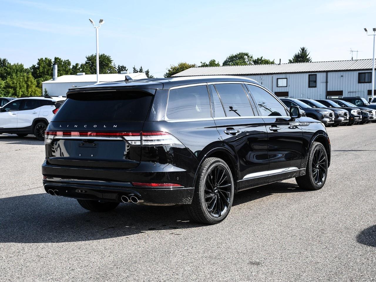 2022 Lincoln Aviator Reserve AWD Photo4