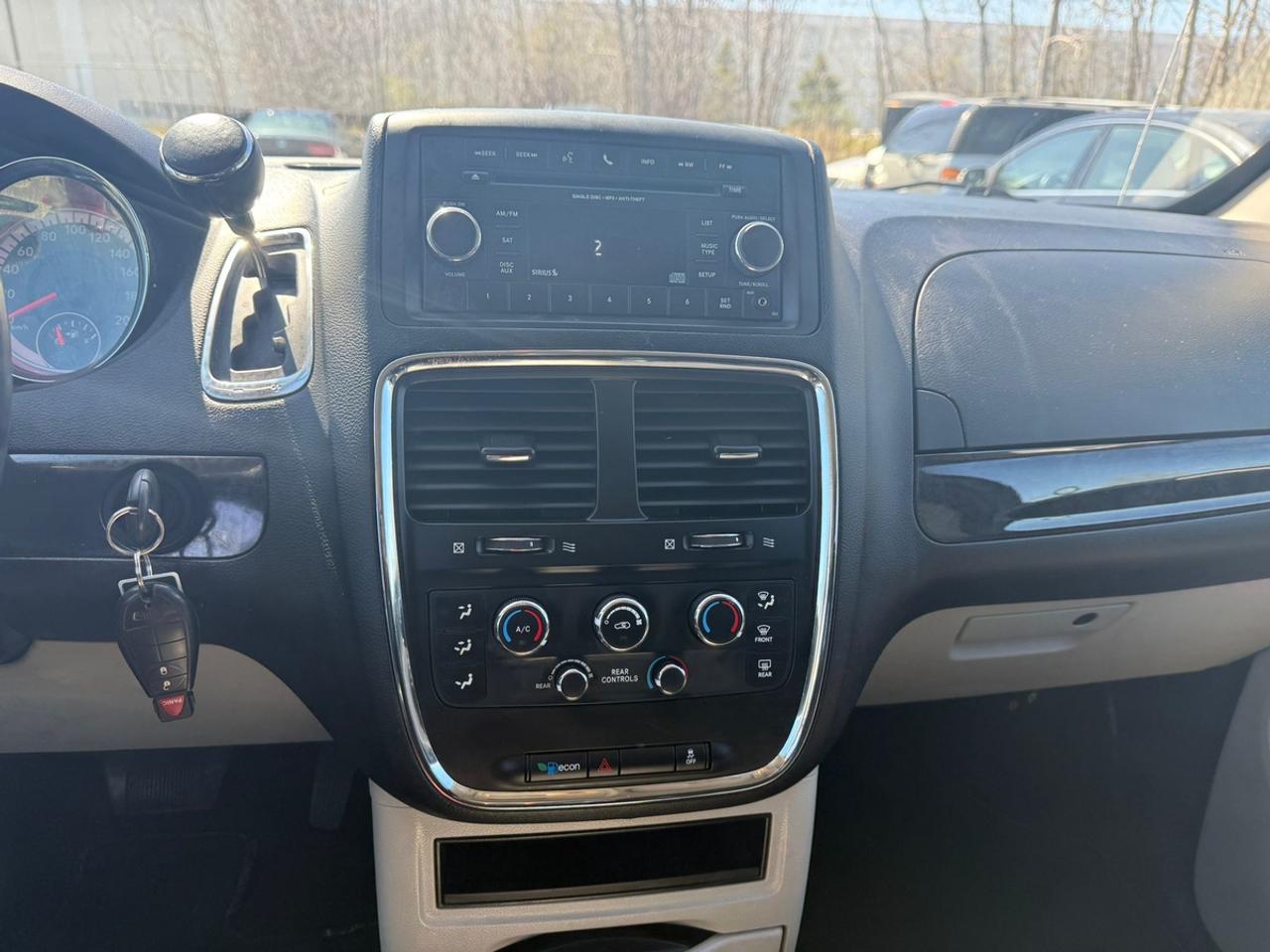 2013 Dodge Grand Caravan SXT Photo